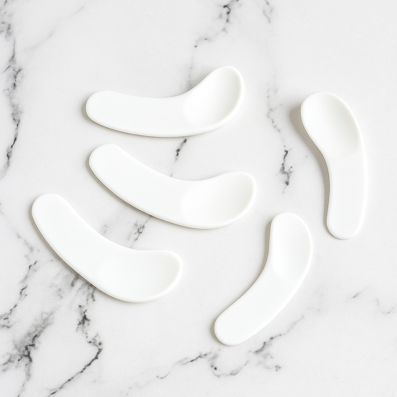 Espátula plástica pequena para creme - cor: branca