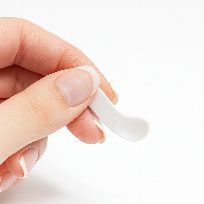 Espátula plástica pequena para creme - cor: branca
