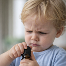 Frasco em vidro âmbar tampa de segurança child proof R18 (CRC) - 10 ml — tampa child proof para uso farmacêutico e óleos concentrados